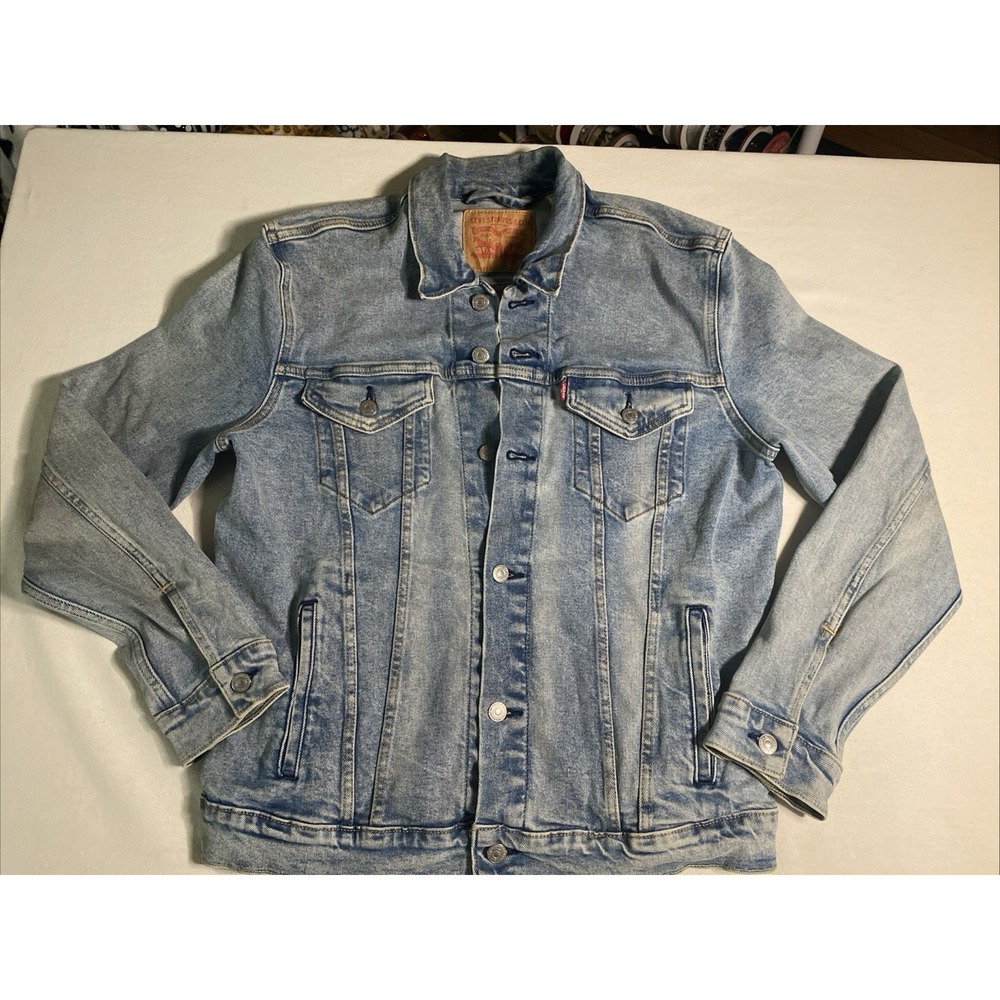 Levi's Denim Trucker Jacket Light Wash Vintage Style Mens Size L Red Tab Classic - Picture 2 of 8